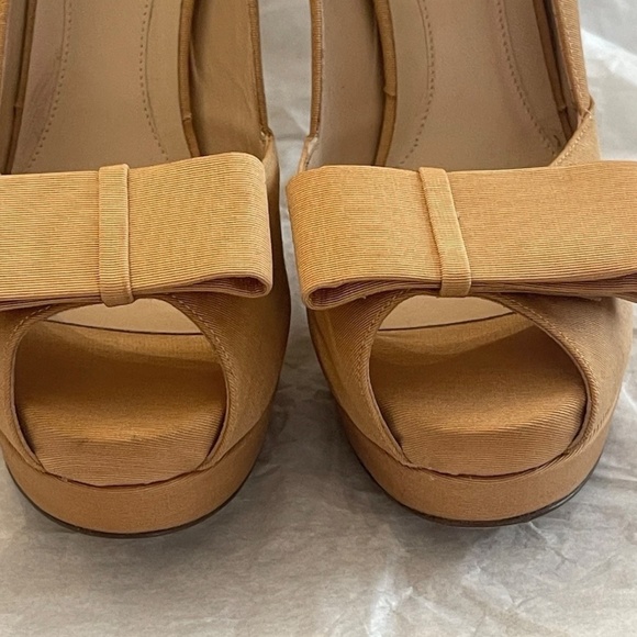 NEW! FENDI Peach Satin Bow Peep Toe Platform Heels Pumps 38.5 - Picture 5 of 16